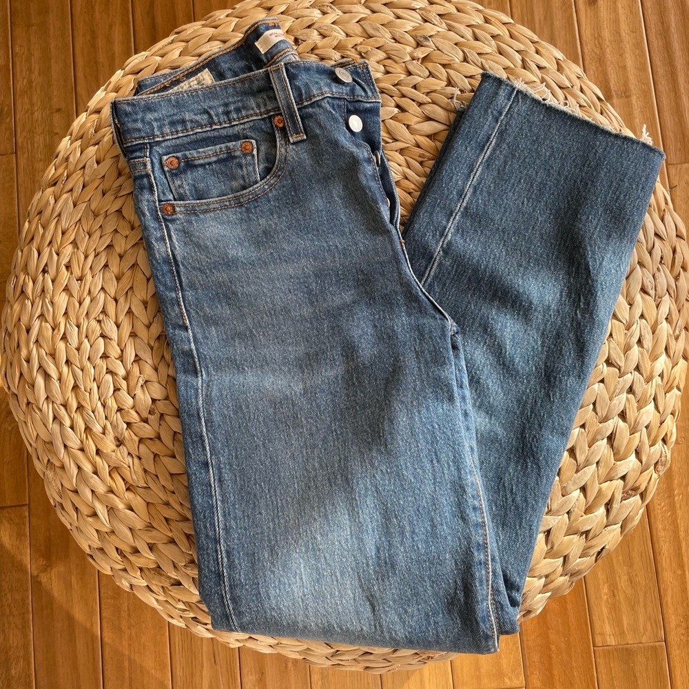 Levi’s Wedgie Straight Jeans 24